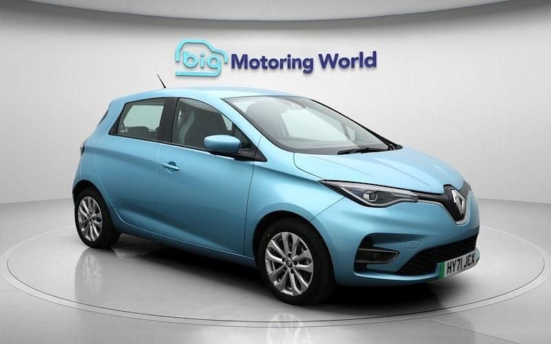 Used 2021 Renault Rapid Iconic Hatchback | £10,100 (Fair price) - Image 1/4