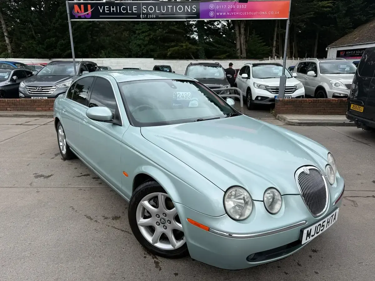 Used Jaguar S-Type SE 206 HP (151 kW) 2005 Silver Sedan