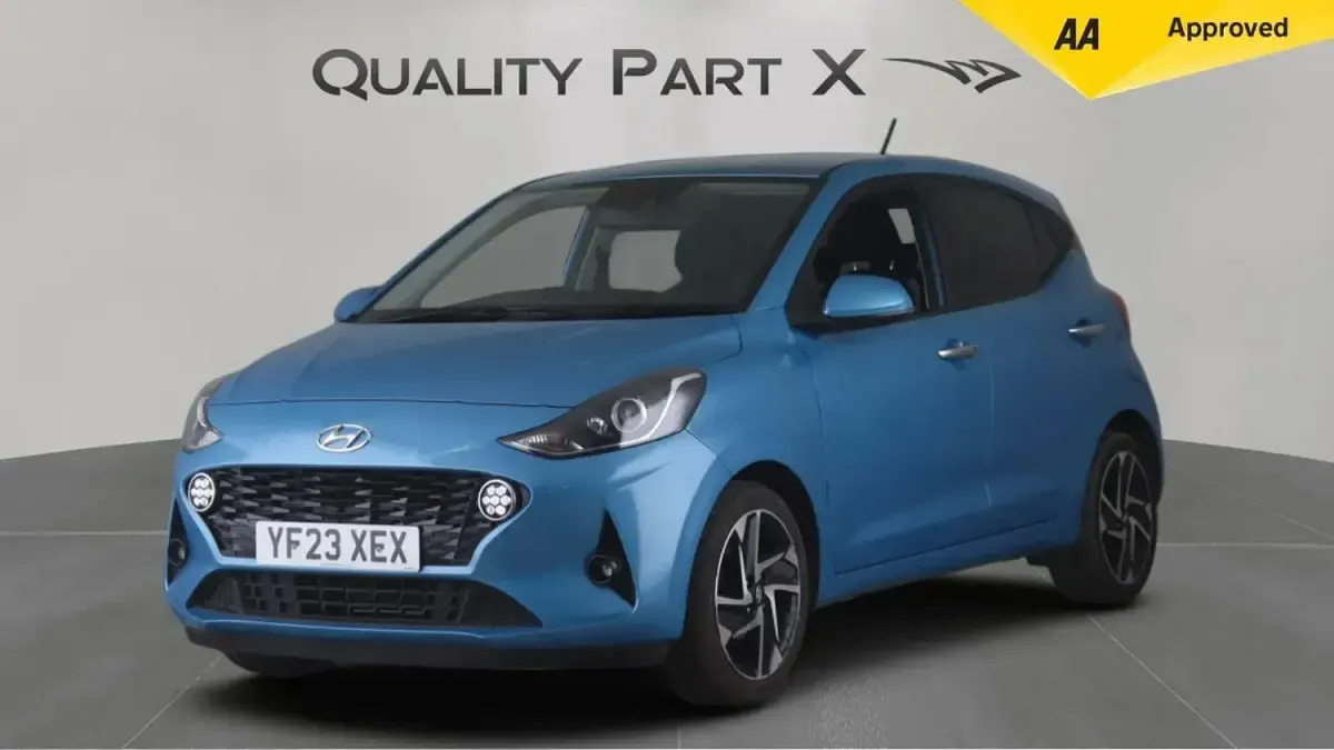 Used Hyundai i10 Premium 2023 Turquoise Hatchback