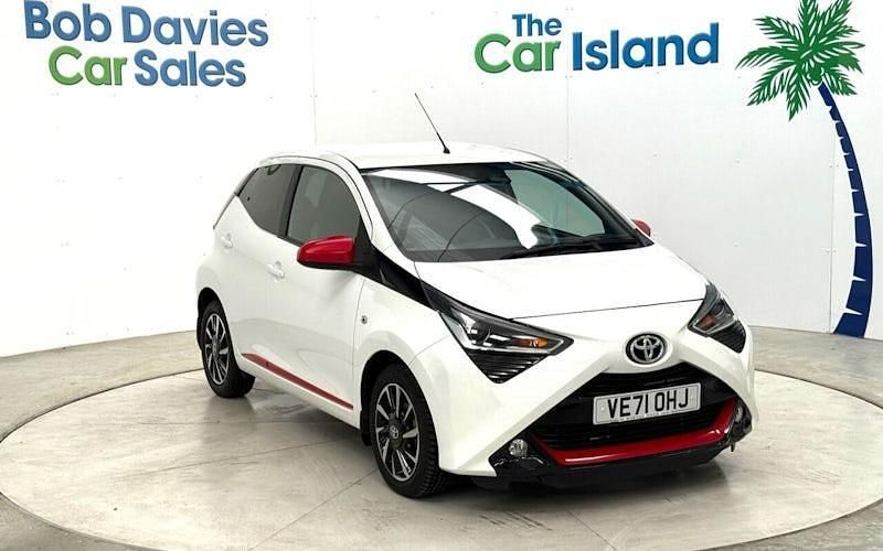 White Used 2021 Toyota Aygo Trend Hatchback | £10,395 (Fair price) - Image 1/4