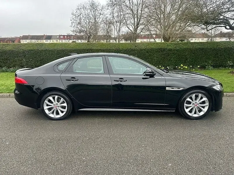 Used Jaguar XF R-Sport 250 HP (183 kW) 2019 Black Sedan