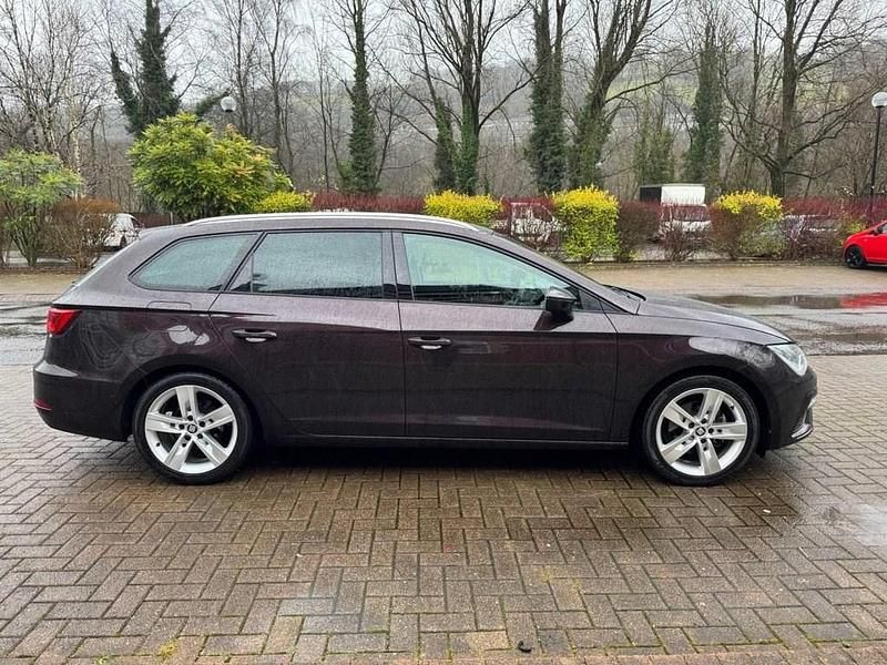 Used Seat Leon ST FR 150 HP (110 kW) 2018 Purple Estate