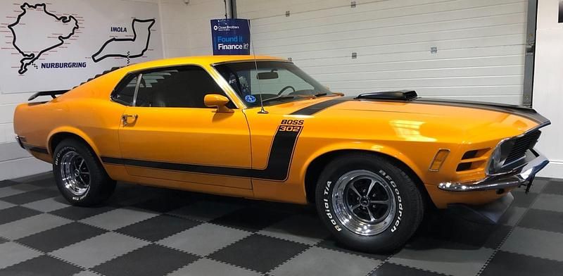 Used Ford Mustang 460 HP (338 kW) 2018 Orange Coupe