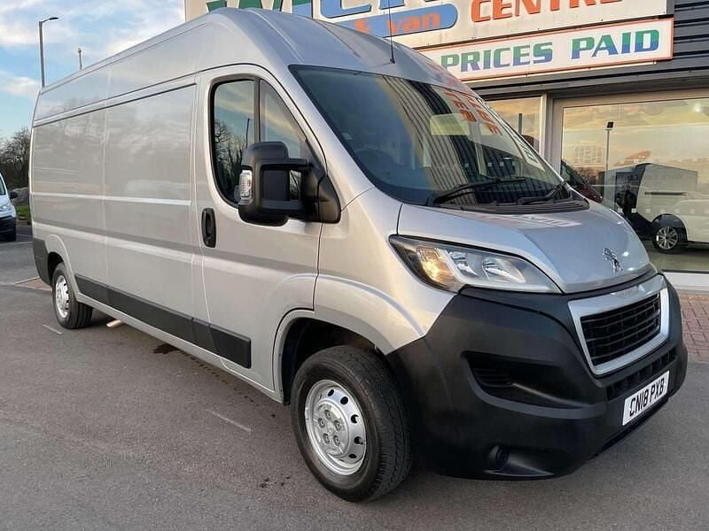 Second-hand Peugeot Boxer 130 CP (95 kW) 2018 Argintiu Van