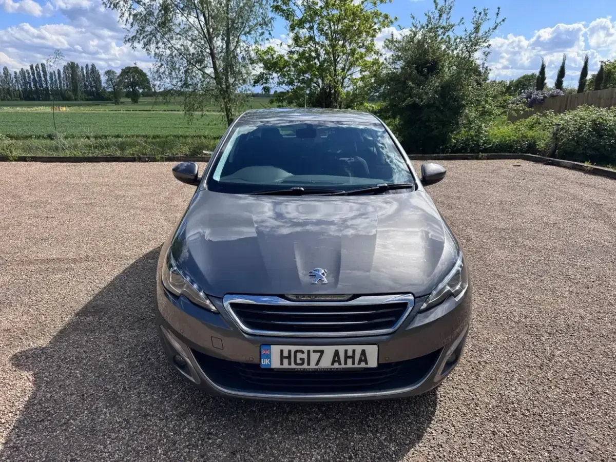 Usado Peugeot 308 Allure 2017 Cinzento Citadino