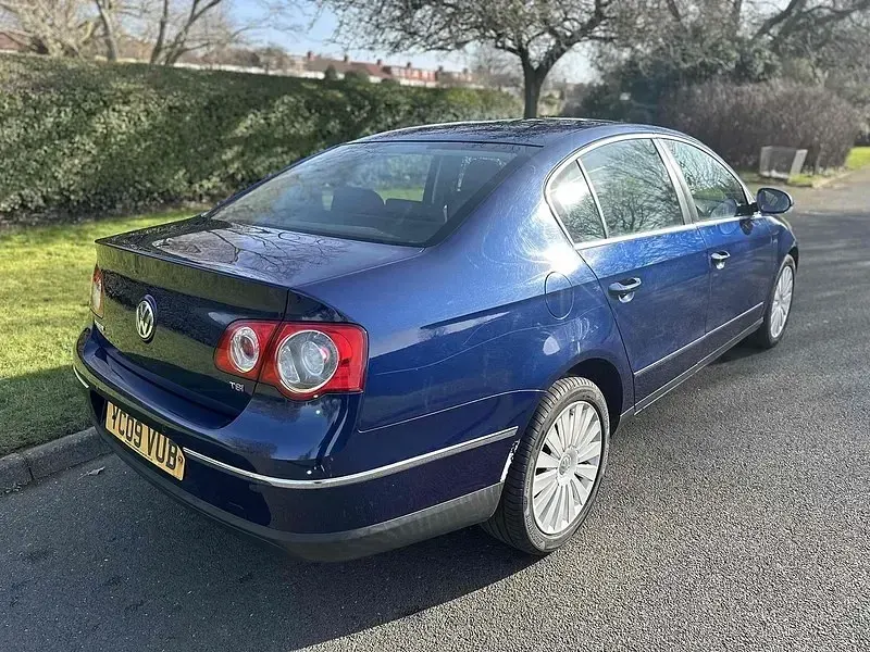 Używany VW Passat Highline 2009 Niebieski Sedan/Limuzyna
