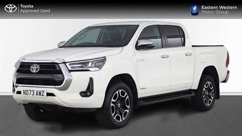 Usado Toyota HiLux 201 HP (147 kW) 2023 Branco Pickup