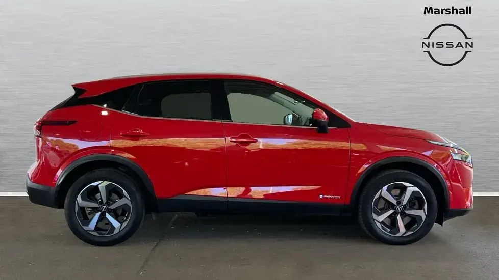 Used Nissan Qashqai N-Connecta 190 HP (139 kW) 2023 Red SUV