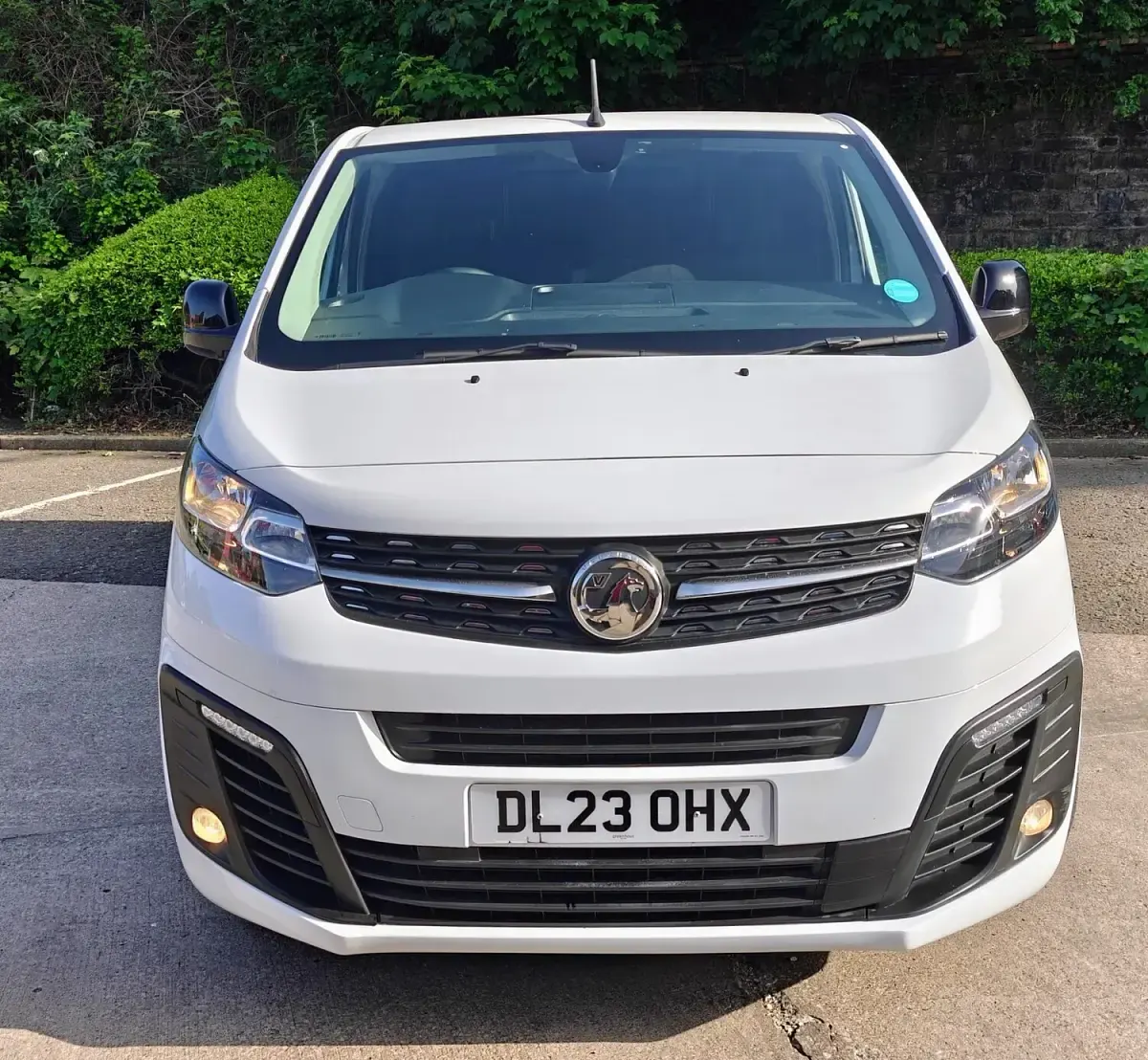 Used Vauxhall Vivaro 100 HP (73 kW) 2023 White MPV