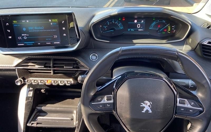 Used Peugeot e-208 Allure 100 kW (136 HP) 2021 Hatchback