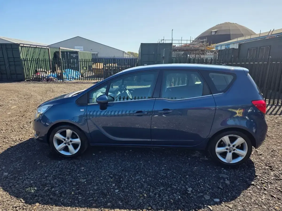 Second-hand Vauxhall Meriva 2015 Albastru Monovolum
