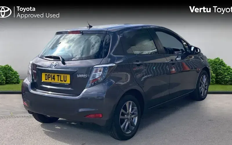Begagnad Toyota Yaris 101 HK (74 kW) 2014 Halvkombi