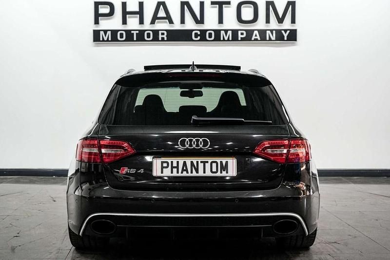 Usado Audi RS4 Design 450 HP (330 kW) 2015 Preto Carrinha