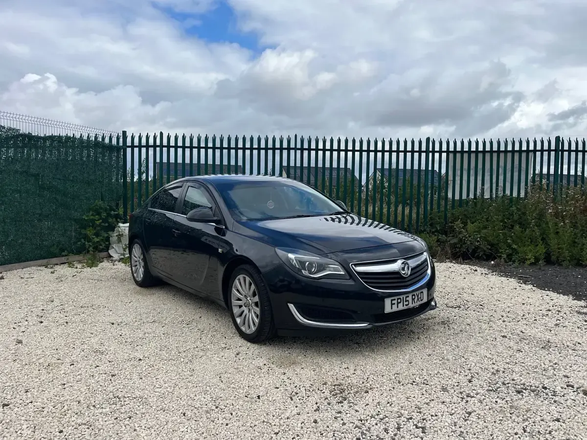Used Vauxhall Insignia Design Edition 163 HP (119 kW) 2015 Black Hatchback