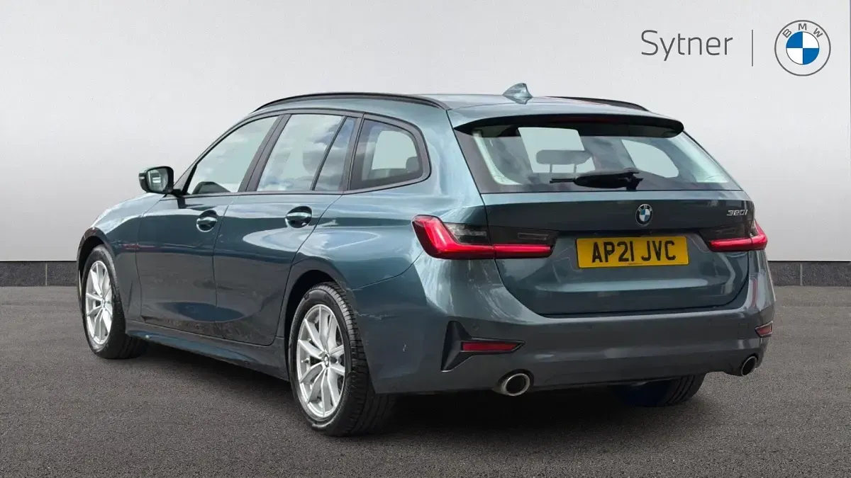 Used BMW 320 Sport Line 184 HP (135 kW) 2021 Blue ridge mountain Estate