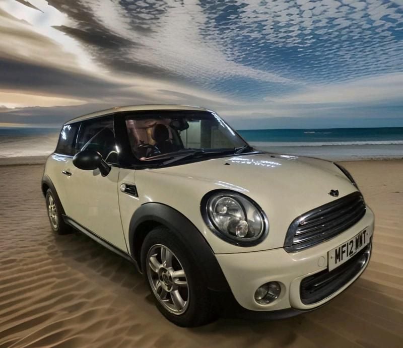 Begagnad Mini ONE Hatch 2012 Vit Halvkombi