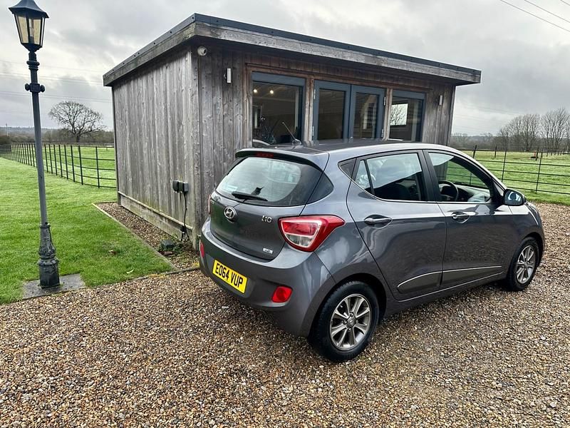 Used Hyundai i10 Premium 87 HP (63 kW) 2014 Grey Hatchback