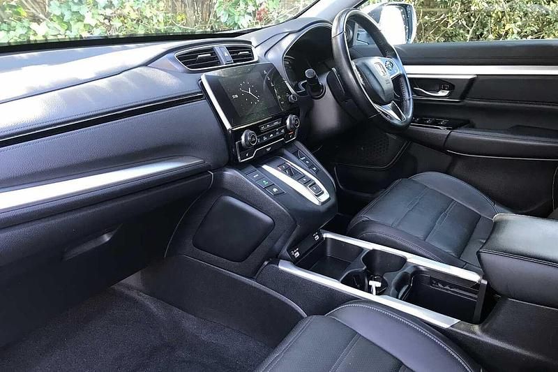 Used Honda CR-V Hybrid 184 HP (135 kW) 2023 Platinum white SUV