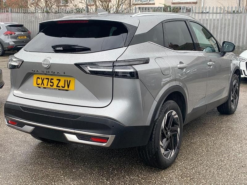 New Nissan Qashqai N-Connecta 140 HP (102 kW) 2025 Silver SUV