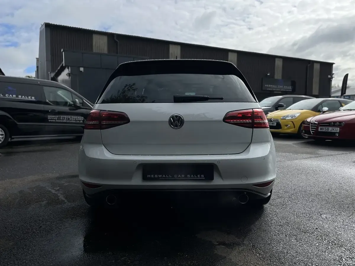 Used VW Golf VII GTI 2017 White Hatchback