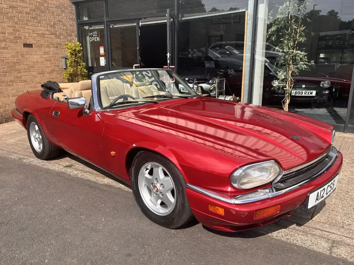 Used Jaguar XJS 238 HP (175 kW) 1993 Red Cabriolet