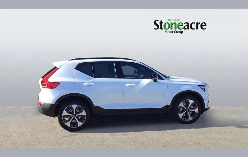 New Volvo XC40 Plus 161 HP (118 kW) 2026 White SUV
