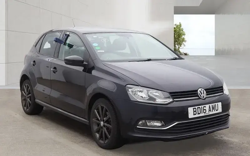 Begagnad VW Polo Design 90 HK (66 kW) 2015 Halvkombi