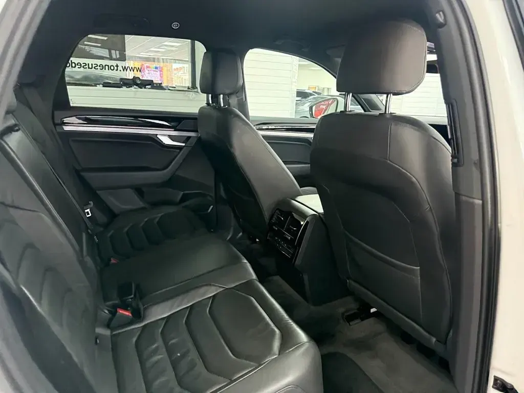 Used VW Touareg R-line 286 HP (210 kW) 2018 White SUV