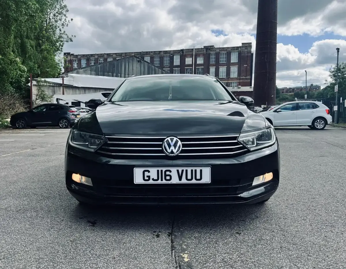 Usado VW Passat S 190 CV (139 kW) 2016 Negro Familiar