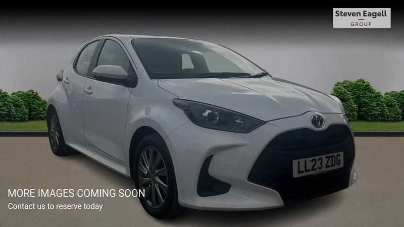 Used Toyota Yaris Hybrid 2023 White Hatchback