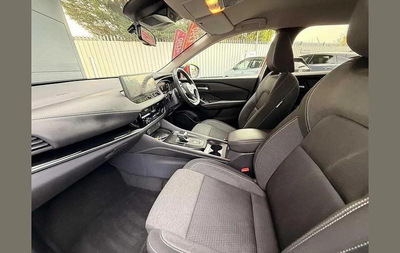 Used Nissan Qashqai N-Connecta 156 HP (114 kW) 2022 Red SUV