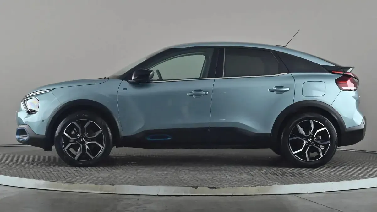 Used Citroën e-C4 Shine 100 kW (136 HP) 2023 Blue Hatchback