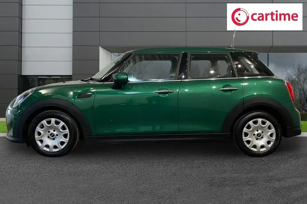 Usado Mini ONE Classic 102 CV (75 kW) 2022 Verde Utilitario