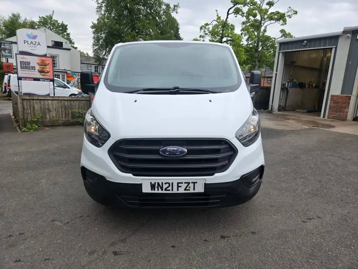 Used Ford Transit Custom 105 HP (77 kW) 2021 White Van