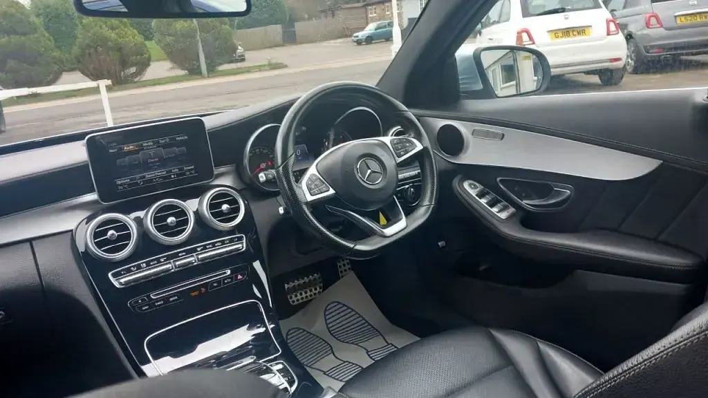 Begagnad Mercedes C220 AMG line 170 HK (125 kW) 2014 Silver Sedan