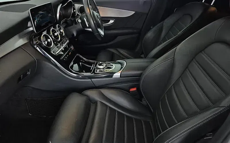 Used Mercedes C220 AMG line 194 HP (142 kW) 2019 White Sedan