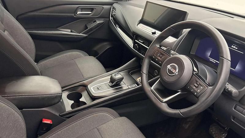 Used Nissan Qashqai N-Connecta 158 HP (116 kW) 2022 Silver SUV