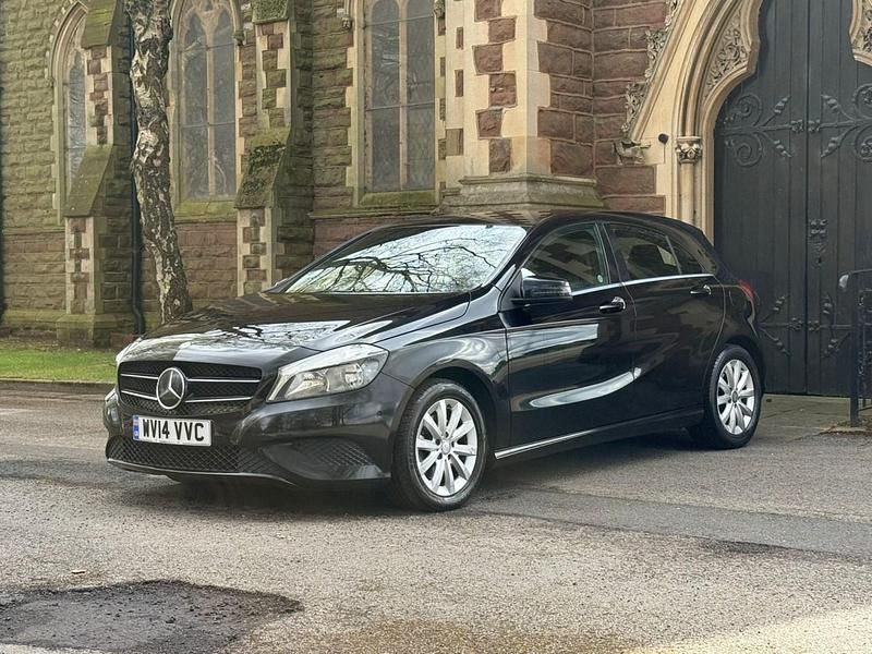 Used Mercedes A180 SE 122 HP (89 kW) 2014 Black Hatchback