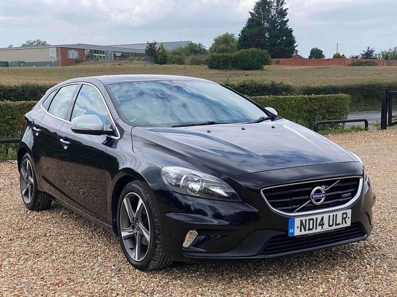 Black Used 2014 Volvo V40 R-Design Estate | £5,989 (Fair price) - Image 1/4