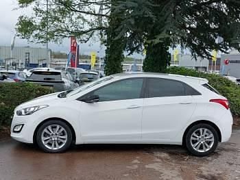 Used Hyundai i30 SE 110 HP (80 kW) 2014 White Hatchback