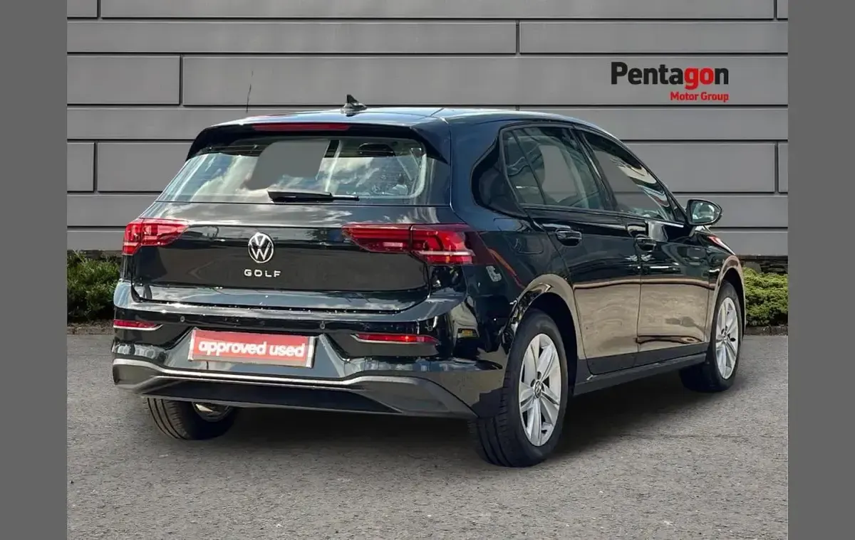 Used VW Golf VIII Life 113 HP (83 kW) 2024 Black Hatchback