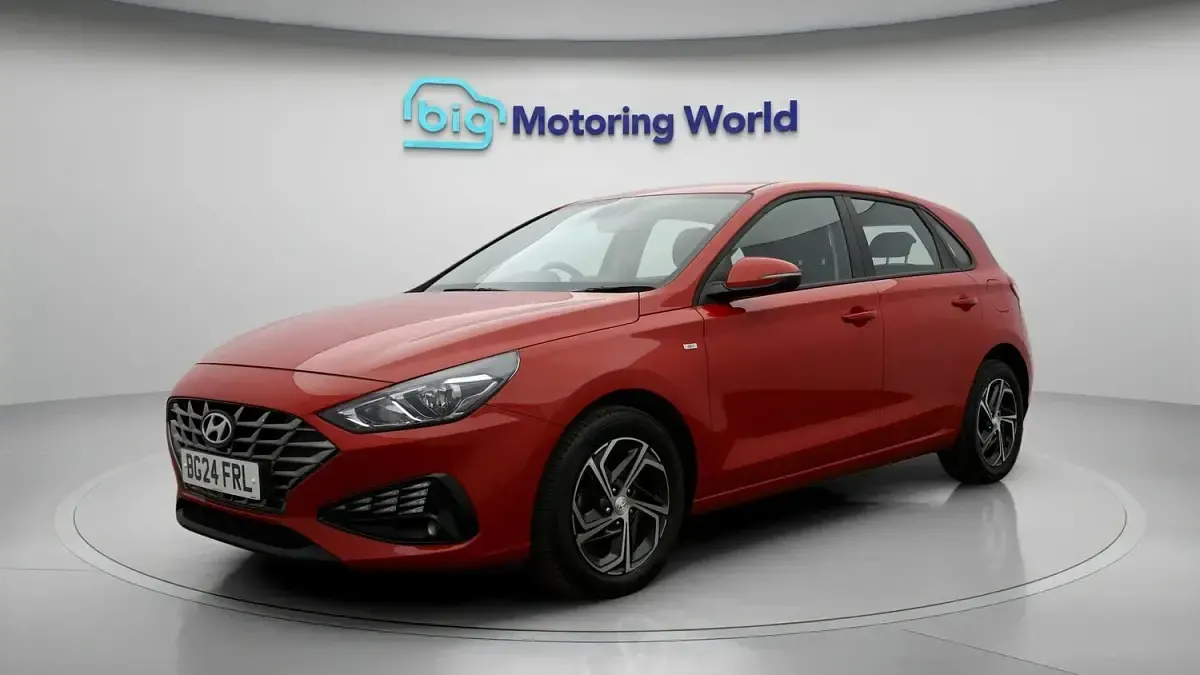 Used Hyundai i30 SE 120 HP (88 kW) 2024 Red Hatchback