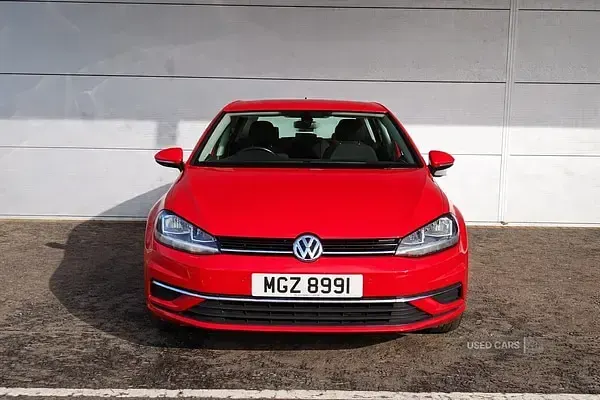 Used VW Golf VII SE 115 HP (84 kW) 2019 Red Hatchback