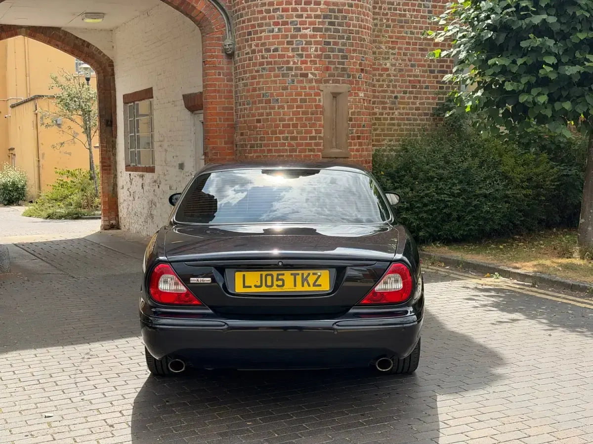 Used Jaguar XJ6 SE 2009 Black Sedan
