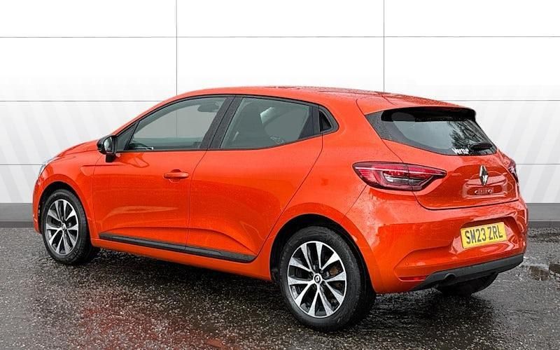 Used Renault Clio V Evolution 90 HP (66 kW) 2023 Orange Hatchback