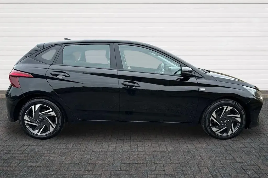 Used Hyundai i20 SE 100 HP (73 kW) 2022 Black Hatchback