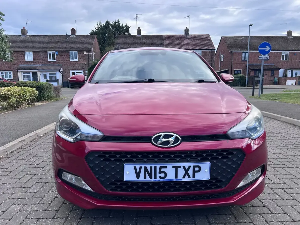 Used Hyundai i20 Premium 2015 Red Hatchback