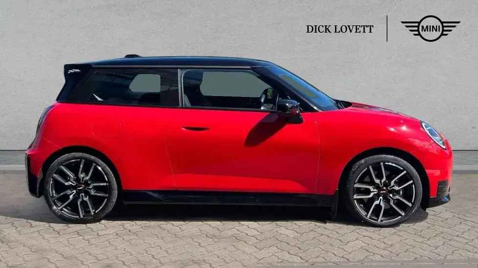 Used Mini Cooper SE Hatch 158 kW (215 HP) 2024 Red Hatchback