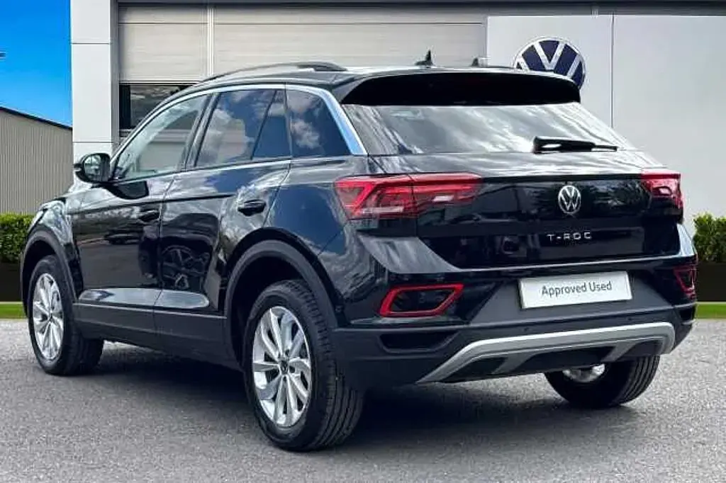 Usado VW T-Roc 150 HP (110 kW) 2025 SUV