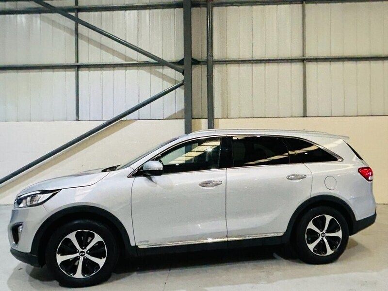 Silver Used 2015 Kia Sorento 2 SUV | £10,000 - Image 1/4
